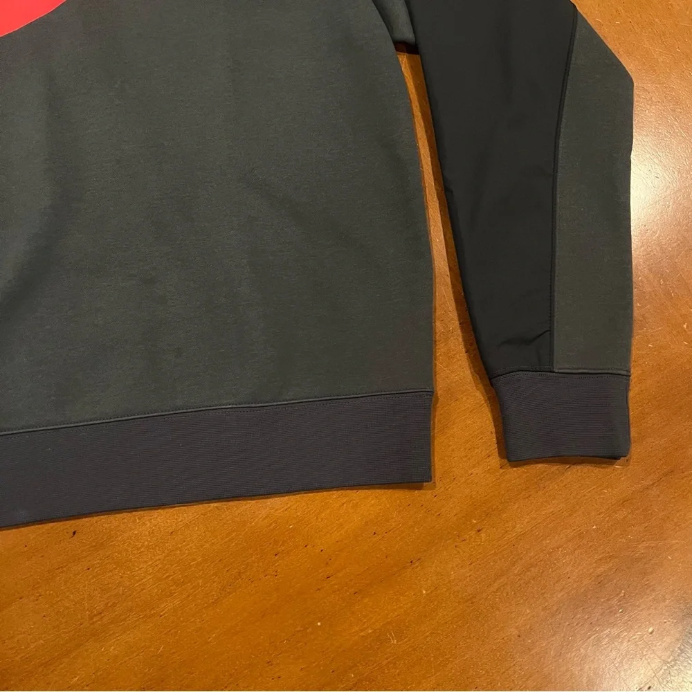 NWT $70 Nike Men’s Standard Fit Hybrid Sweatshirt Gray/Red Pullover Small Crew